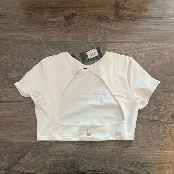 Lazuli Label | Nola Open Back Short Sleeve Top NWT - Picture 1 of 3